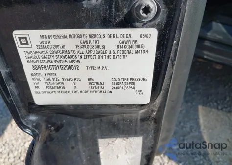 2000 Chevrolet Suburban 1500 Ls z USA, uszkodzony, nr VIN 3GNFK16T3YG200512